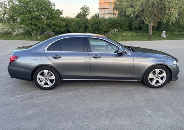 Mercedes-Benz Klasa E cena 82999 przebieg: 363000, rok produkcji 2018 z Rzeszów małe 704